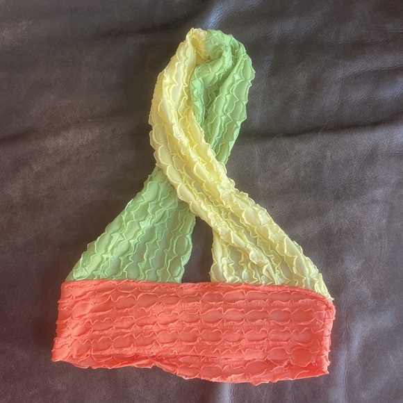 Color Block Halter Top - Picture 2 of 3